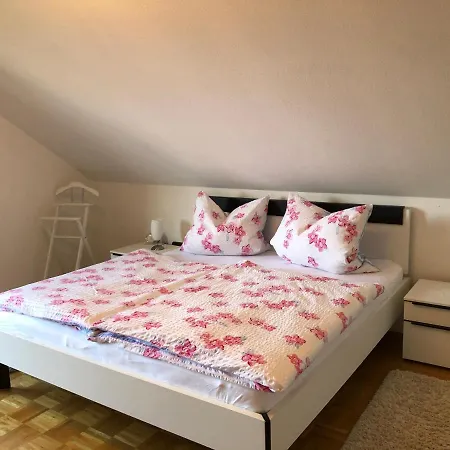 Nickel Haus Apartment *